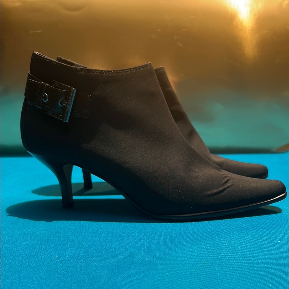 Donald J. Pliner Black Ankle Booties Sleek Minimalist Design